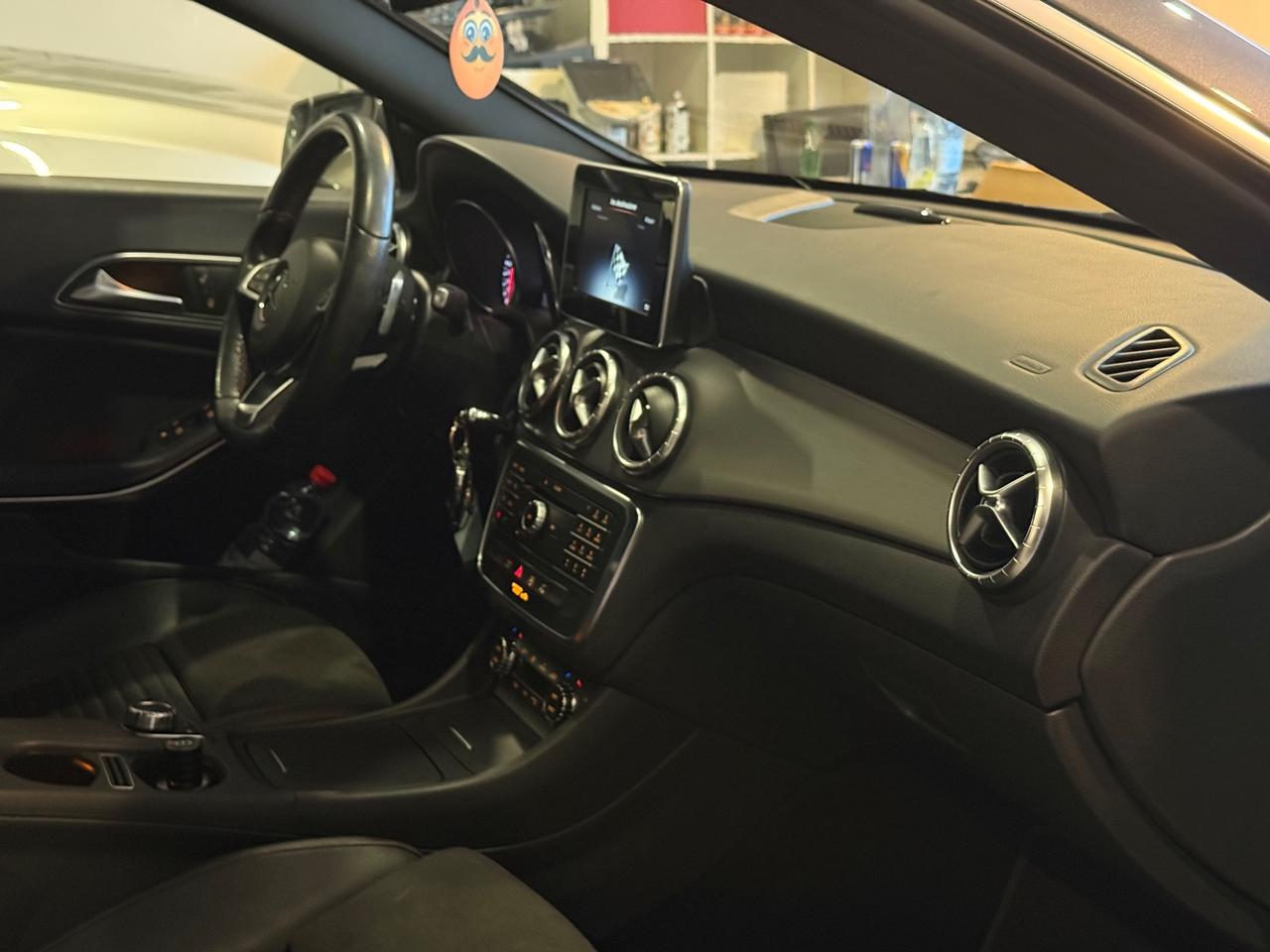 Mercedes-benz CLA 220 anno 2015 AUTOMATICO