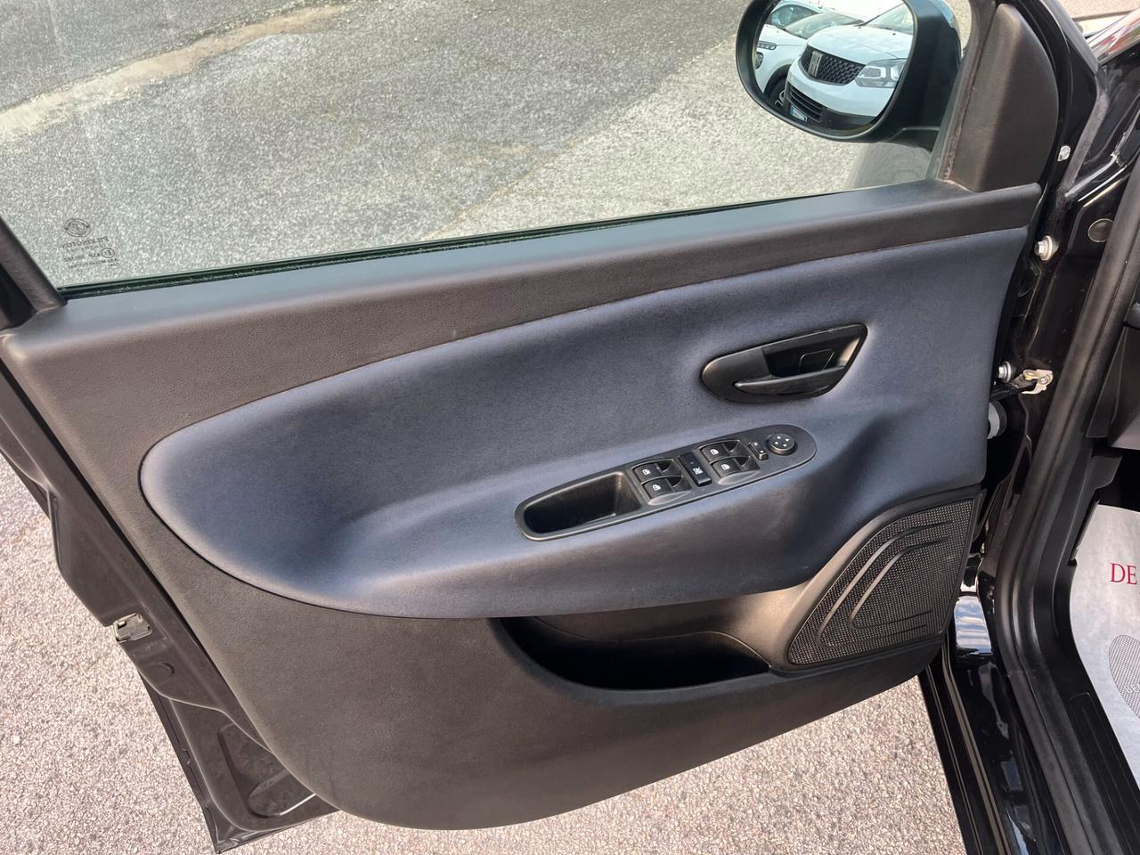 Lancia Ypsilon 1.0 FireFly 5 porte S&S Hybrid Gold Plus