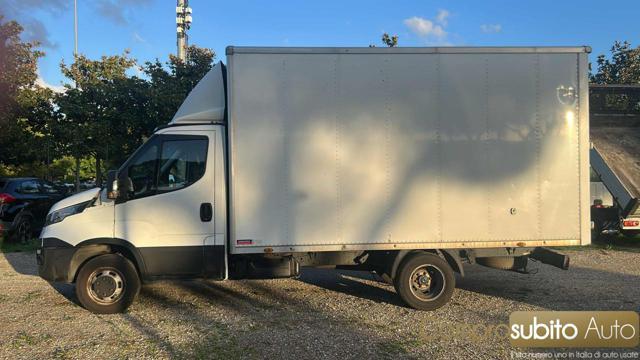 IVECO Daily 33S11A8V 2.3d + IVA 22%