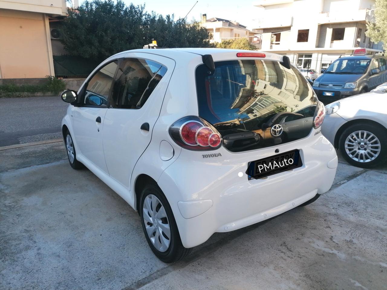 Toyota Aygo 1.0 12V 5 porte Lounge - Navy