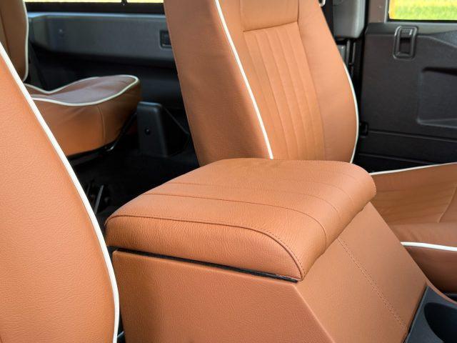 LAND ROVER Defender 90 2.4 S TD4 Station Wagon