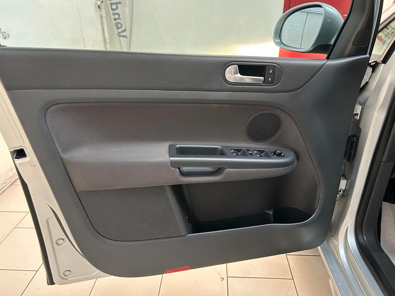 Volkswagen Golf Plus Comfortline 1.6-Ok Neopatent-Dettagli in Bio