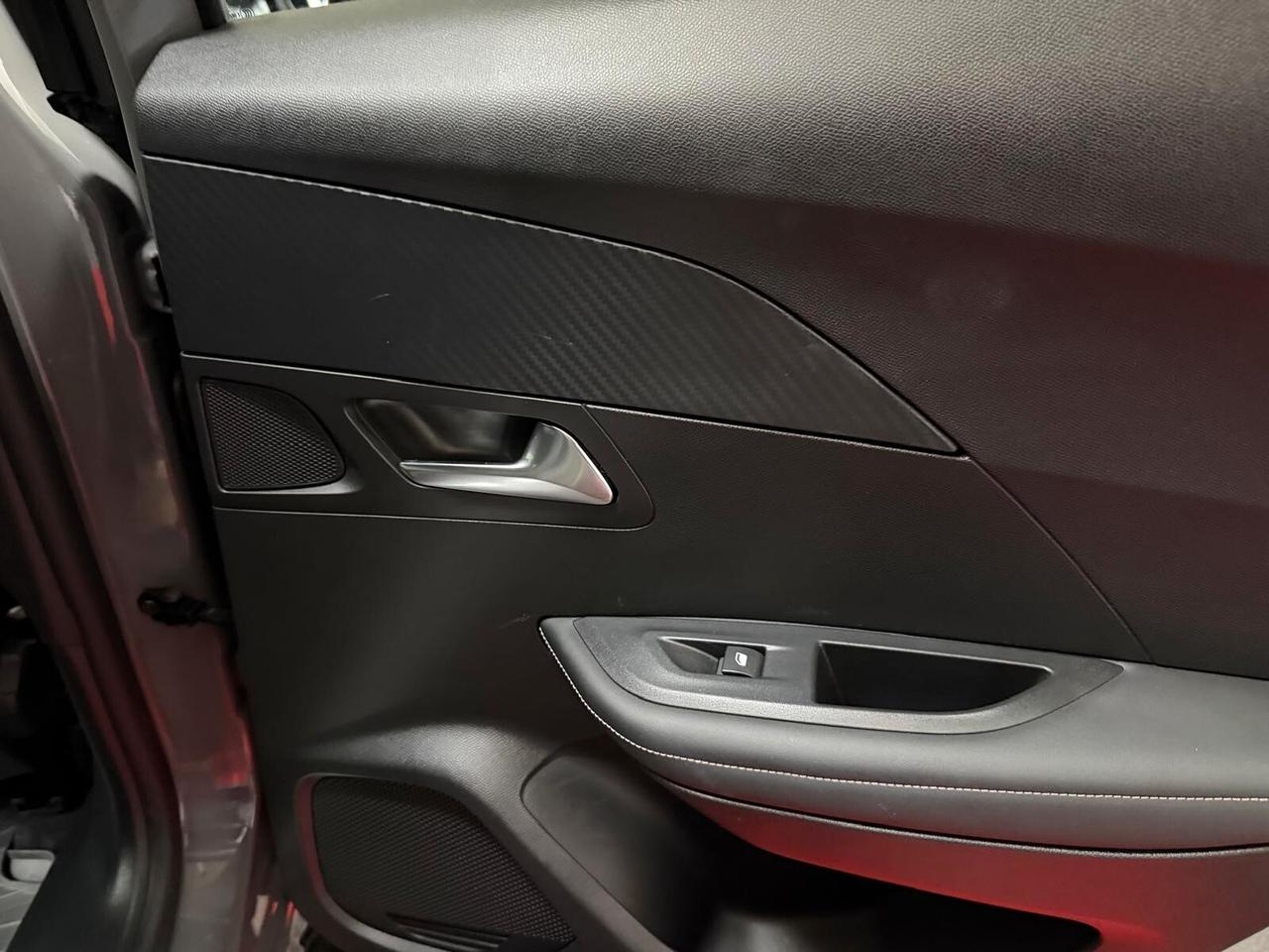 Peugeot 2008 PureTech 100 S&S Allure