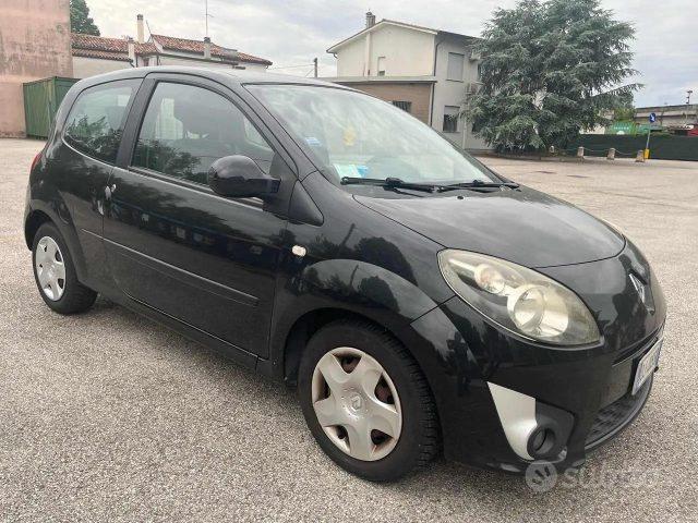 RENAULT Twingo 1.2 16V Initiale