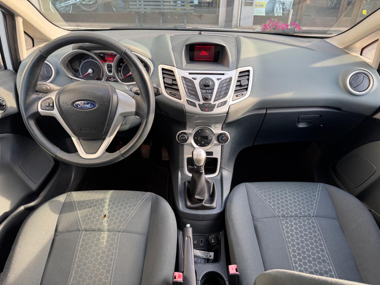 Ford Fiesta 1.4 TDCi 70CV 5 porte Titanium