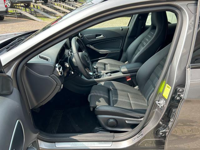MERCEDES-BENZ GLA 180 Premium