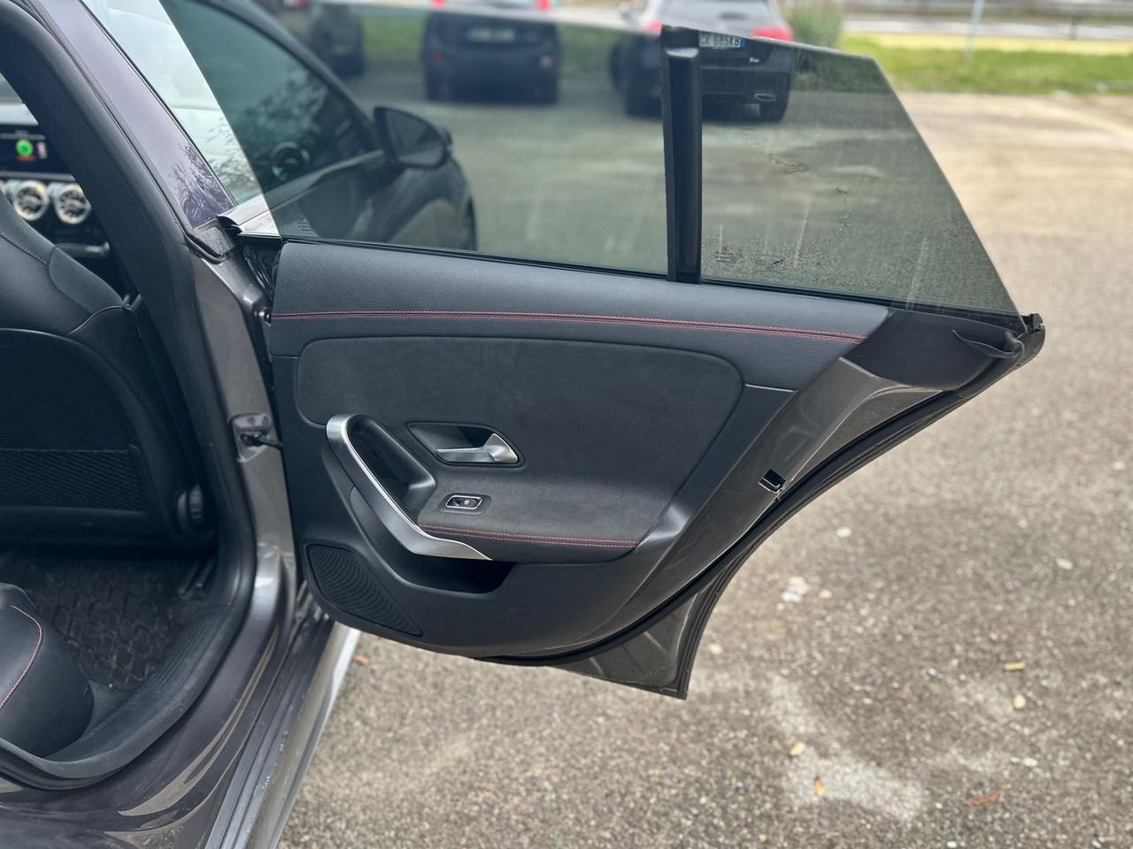 Mercedes-Benz CLA 200 Premium CLA 200 #8756