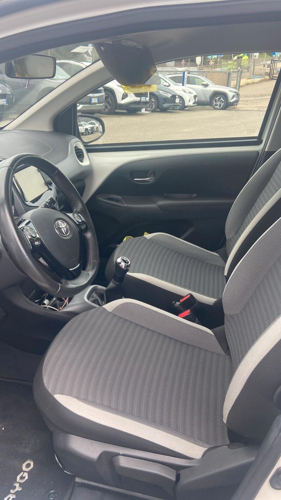 Toyota Aygo 1.0 VVT-i 72 CV 5 porte x-cite