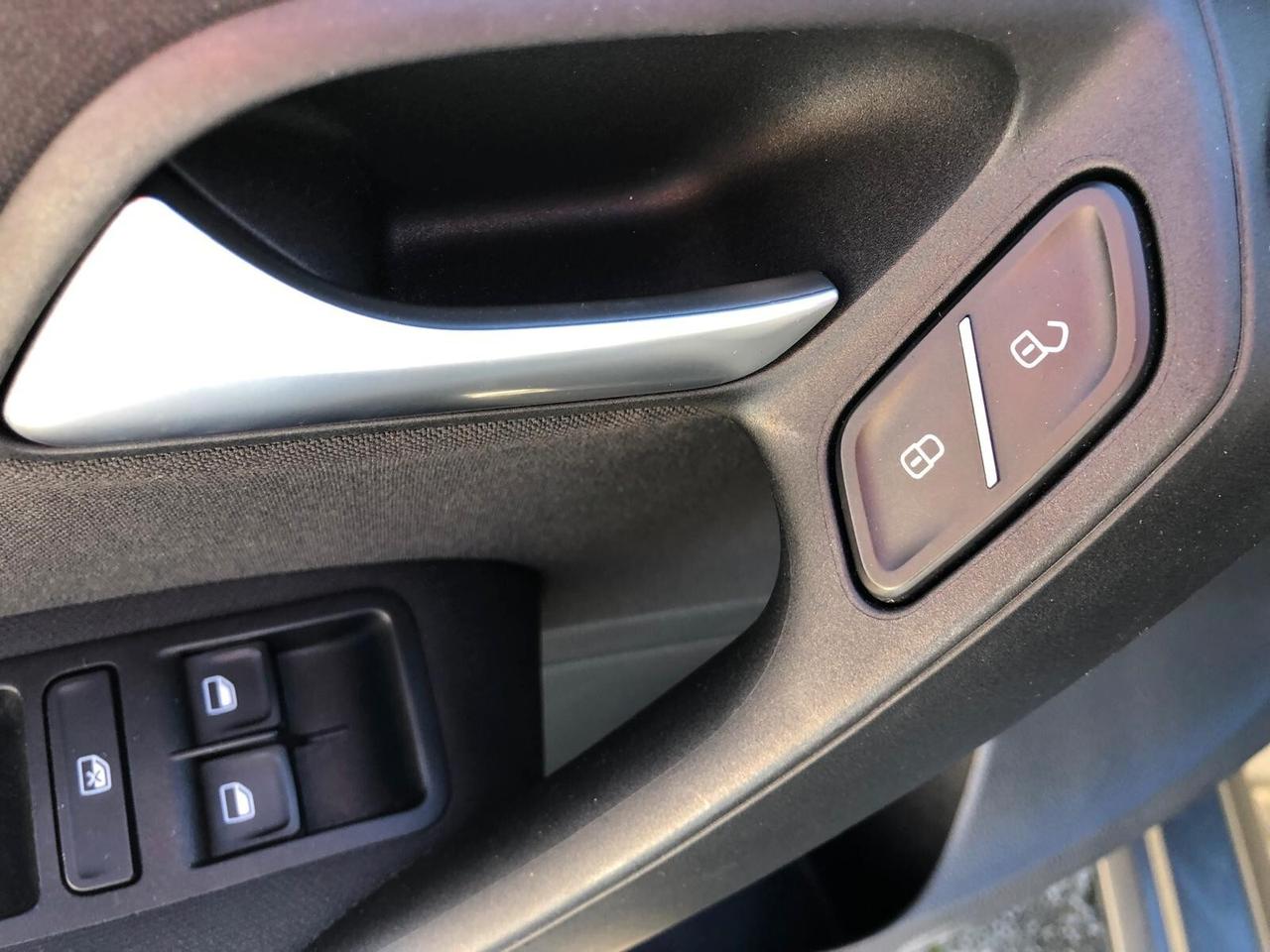 Volkswagen Polo 1.0 MPI 75 CV 5p. Comfortline ADATTA X NEOPATENTATI 1° PROPRIETARIO GARANZIA COMPLETA DELLA CONFORMGEST PER 12 MESI RINNOVABILE FINO A 36 MESI!!!