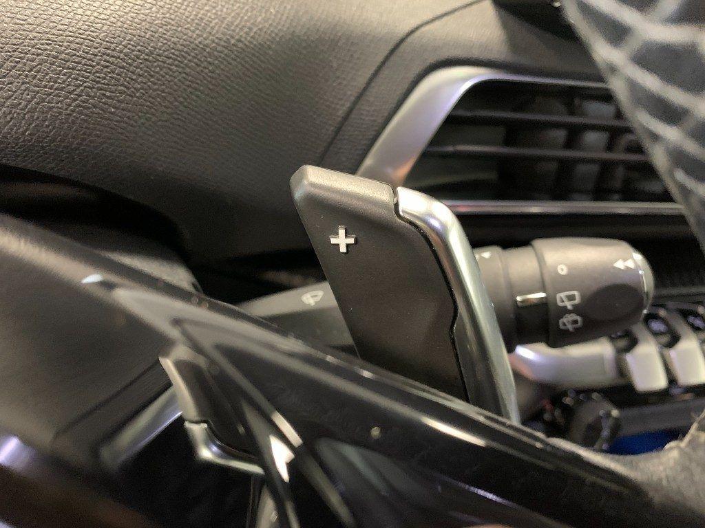 Peugeot 3008 EAT8 Allure Pack Automatico 1.5 BlueHDi