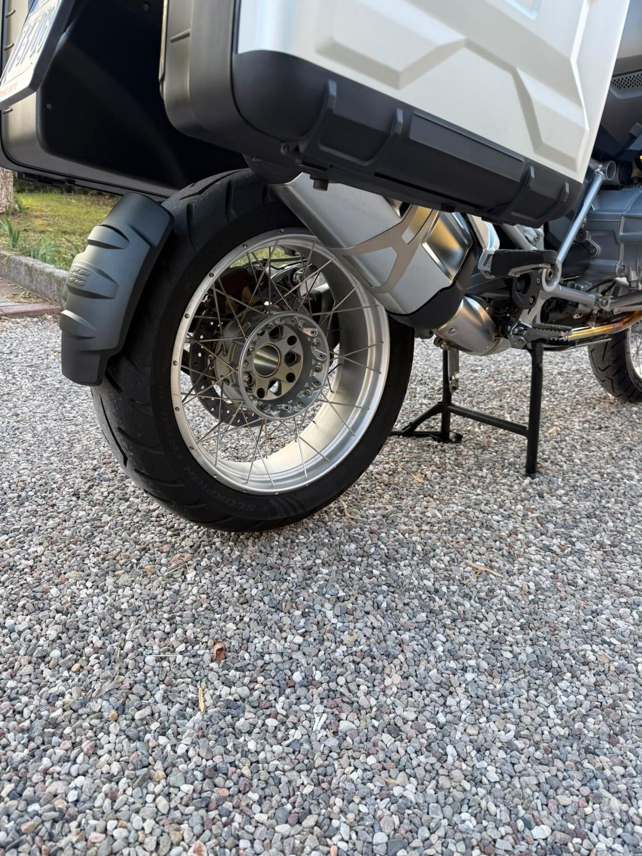BMW R 1200 GS – 2015 – SOLO 6.982 KM – PARI AL NUOVO