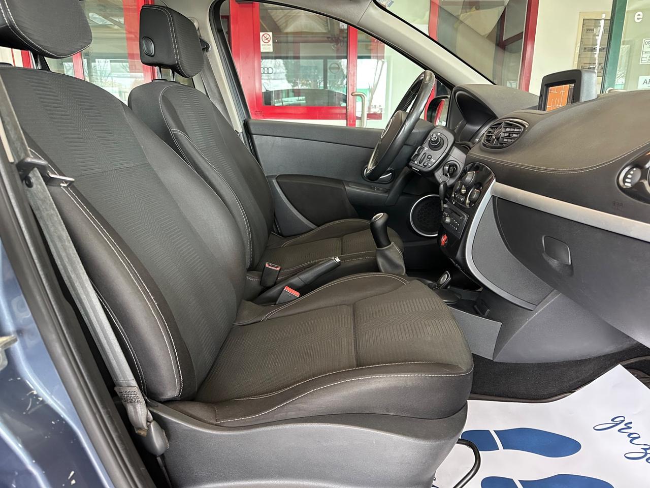 Renault Clio 1.2 75Cv Neopatentati