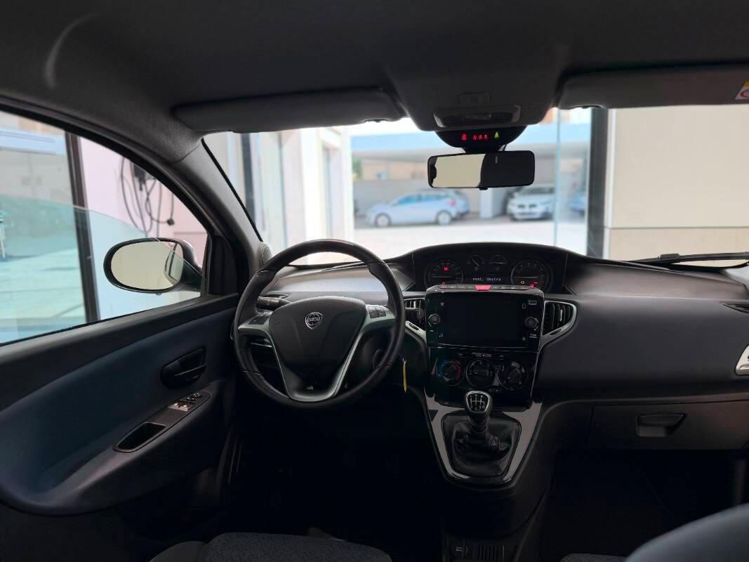 Lancia Ypsilon III 1.0 firefly hybrid Gold s&s 70cv 5p.ti