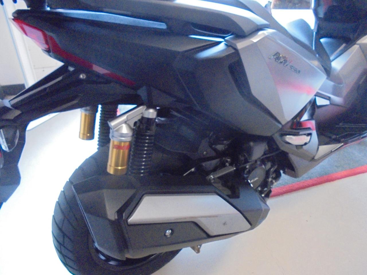 Honda ADV 350 ABS + TCS