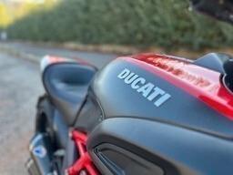 Ducati Diavel 1198 Carbon Edition "Leggi le caratteristiche"