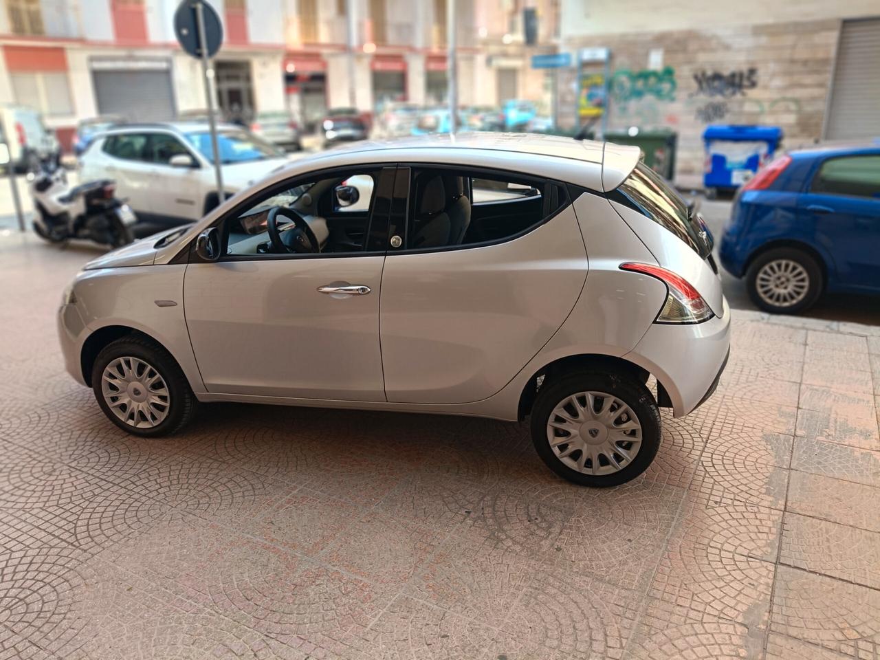 LANCIA YPSILON 900 BENZ/METANO-NEOPATENTATI-Euro5900