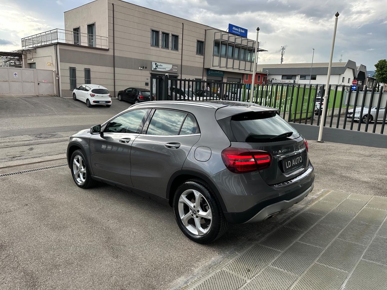 Mercedes-benz GLA 200 d Premium