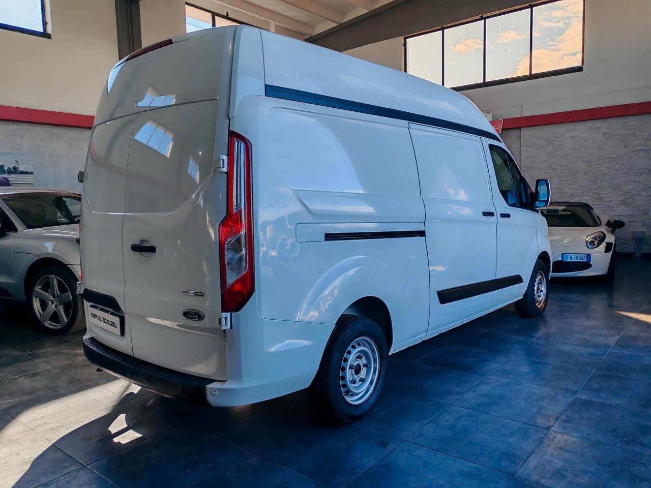 Ford Transit Custom 2.0 EcoBlue Hybrid 130 PC Titanium