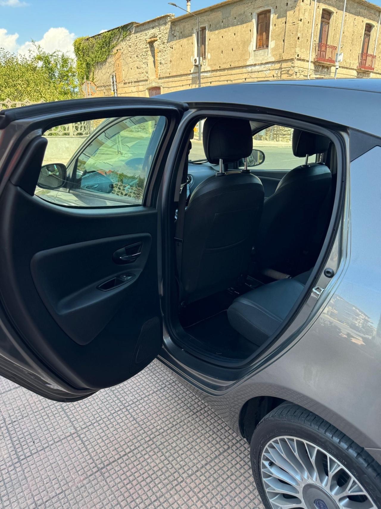 Lancia Ypsilon 1.3 MJT 16V 95 CV 5 porte S&S Platinum