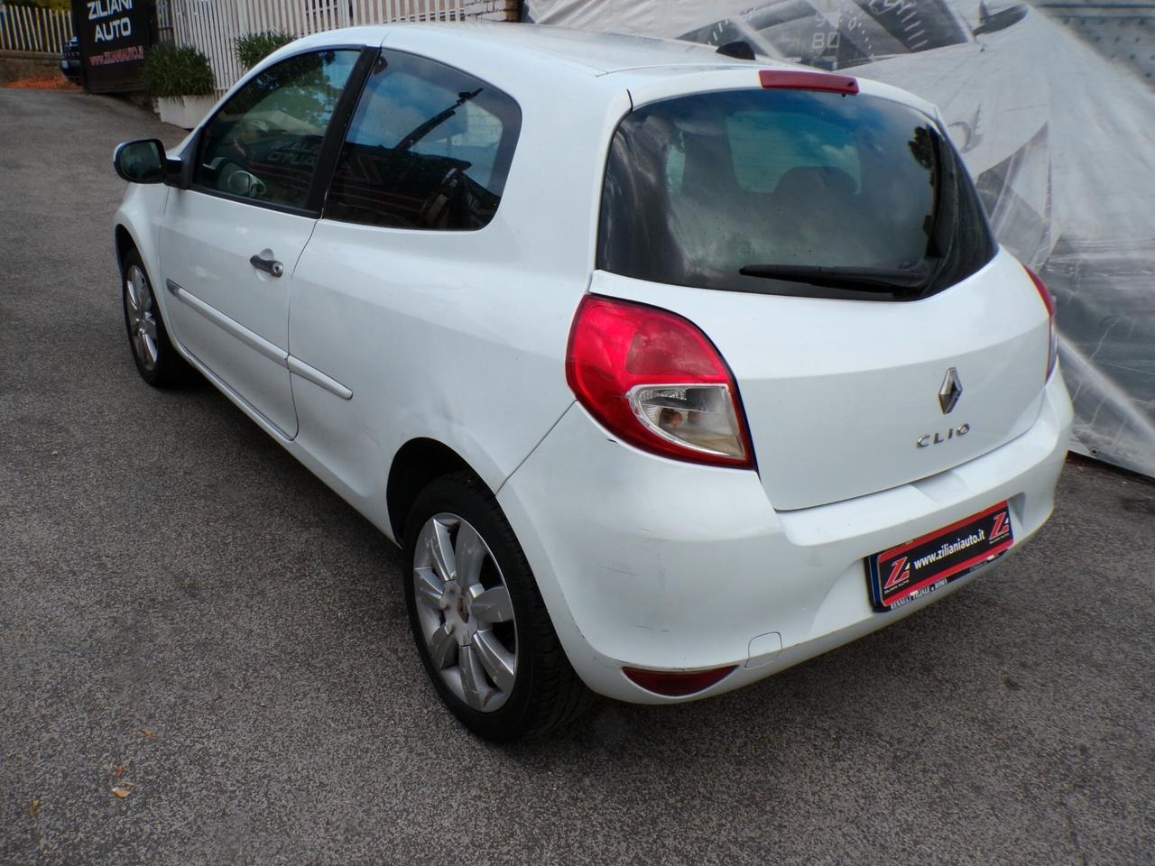 Renault Clio 1.2 16V 3 porte Luxe