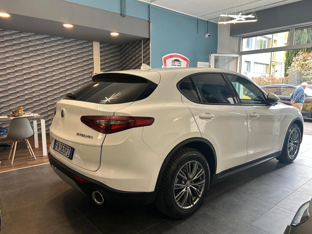 Alfa Romeo Stelvio 2.2 Turbodiesel 180 CV AT8 RWD Super