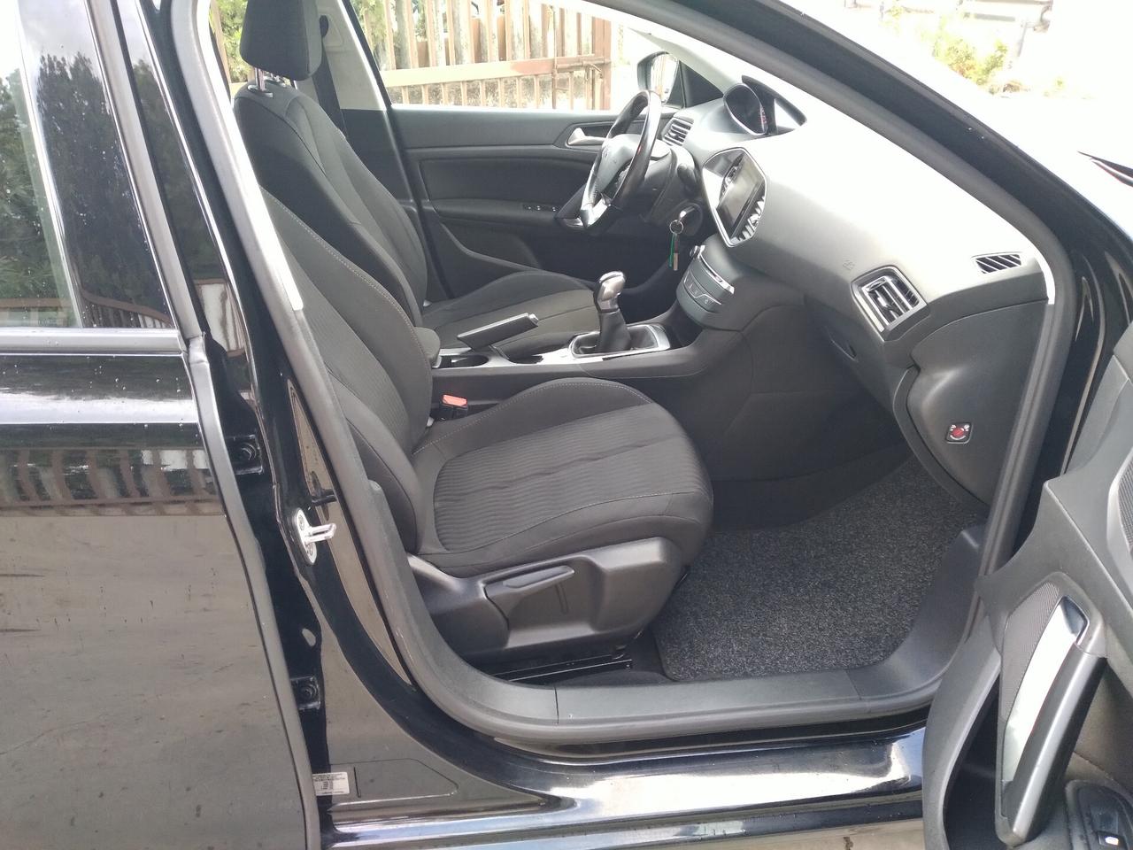 Peugeot 308 BlueHDi 100 S&S SW Business