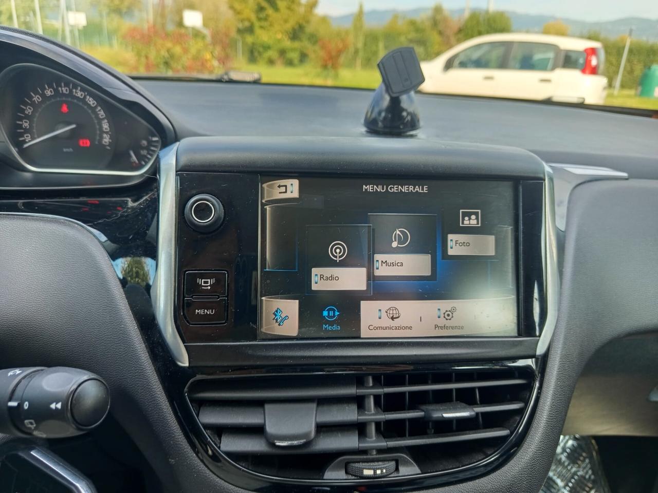 Peugeot 208 1.4 HDi 68 CV 5 porte Allure