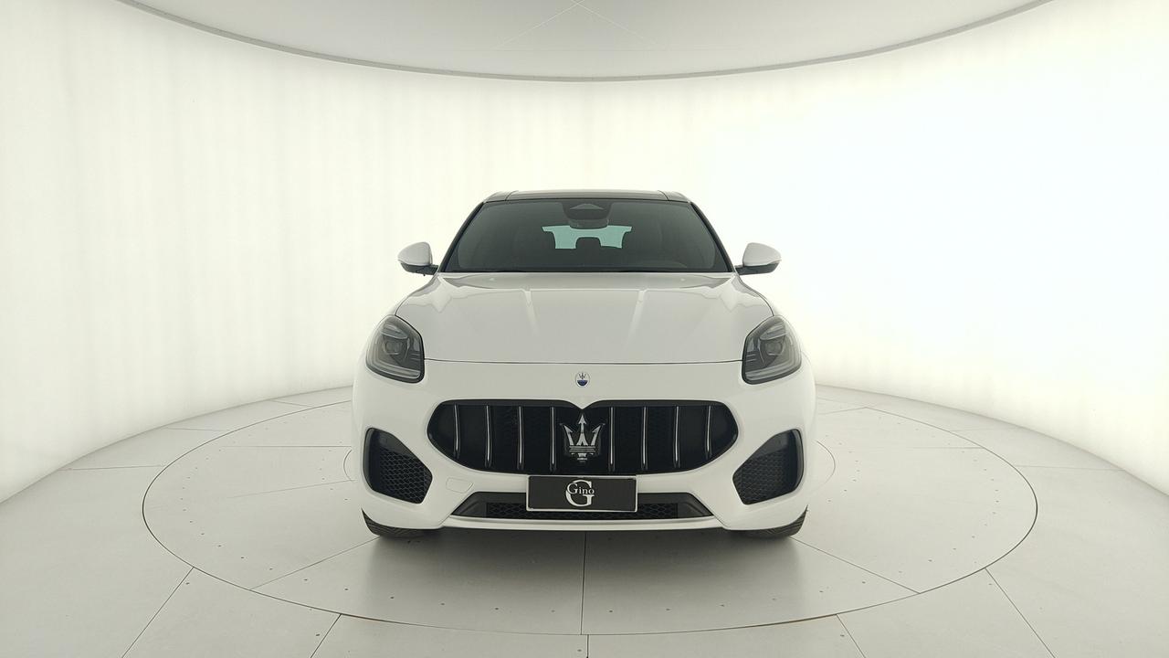 MASERATI Grecale GT Hybrid 300 My23 Nerissimo Package