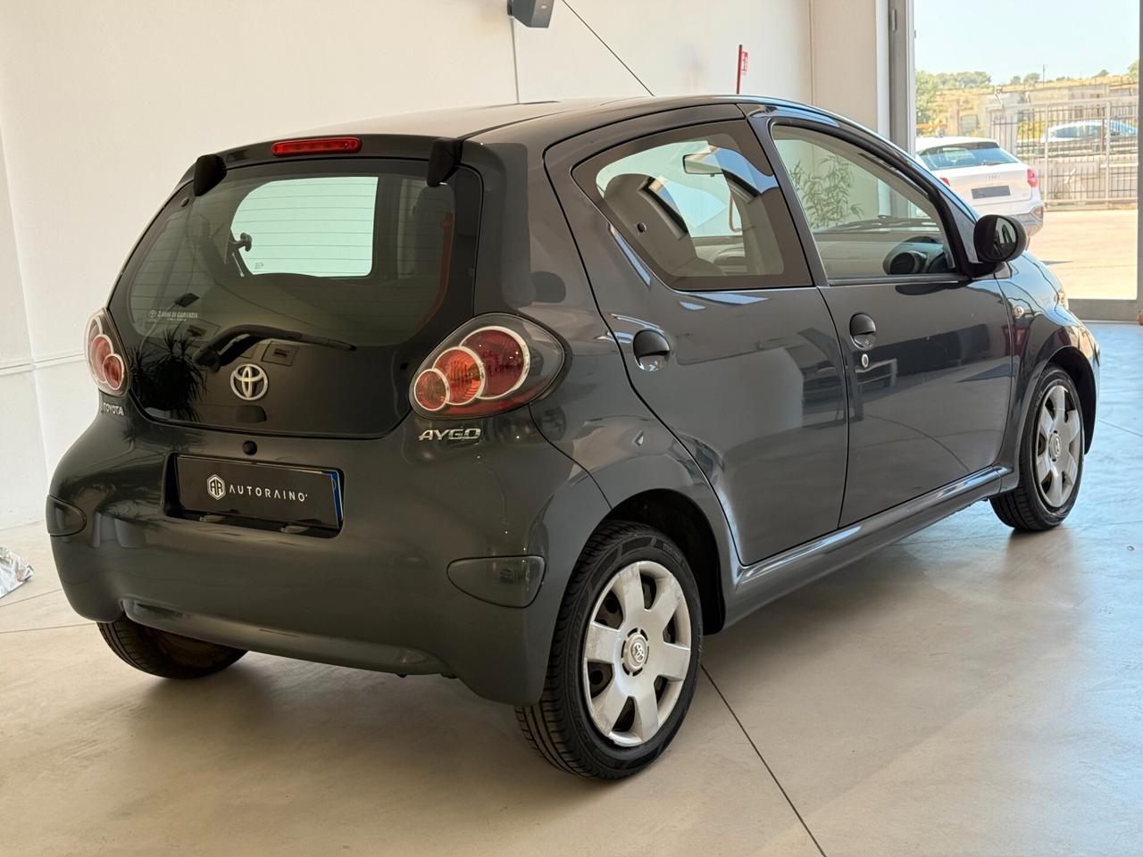 Toyota Aygo 1.0 12V VVT-i 5 porte Now Connect