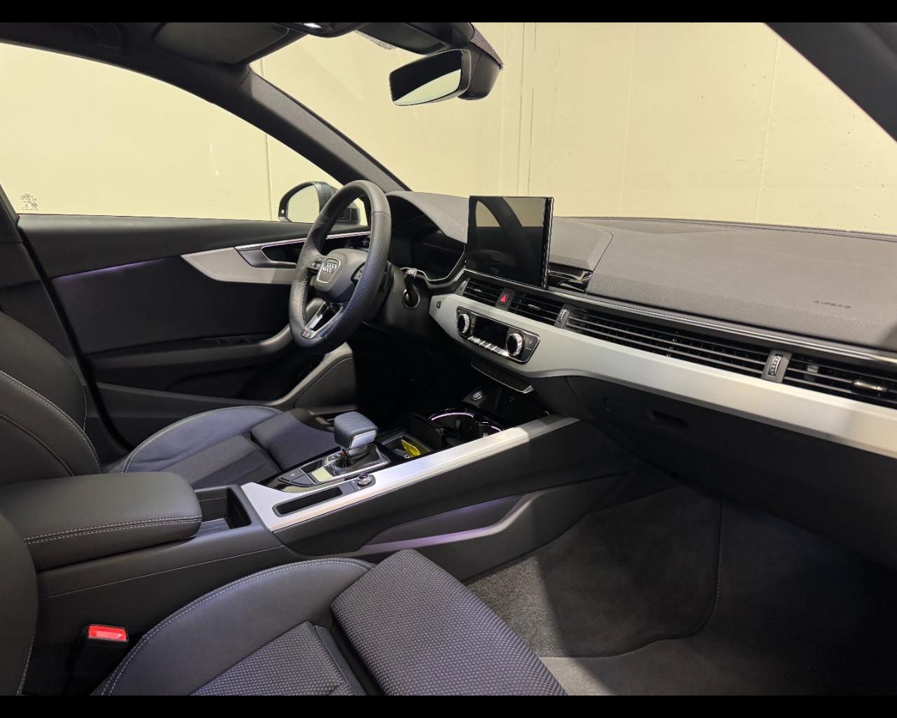 AUDI A4 AVANT 35 TFSI MHEV S-TRONIC BUSINESS ADVANCED
