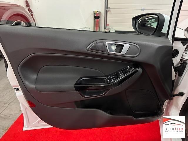 FORD - Fiesta 5p 1.5 tdci Black&White 75cv NEOPATENTATI