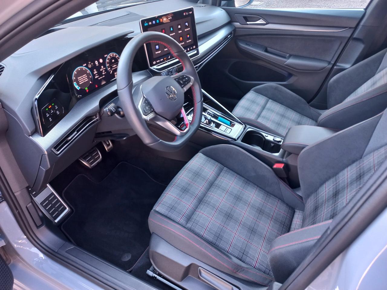 Volkswagen Golf GTI 2.0 TSI DSG