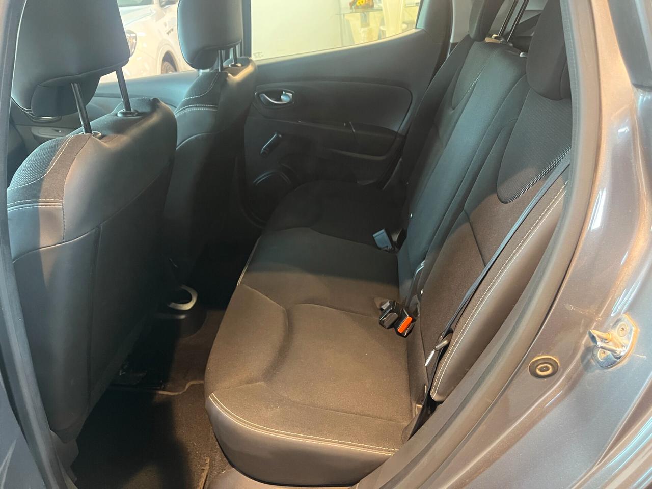 Renault Clio 1.2 75CV 5 porte costume national