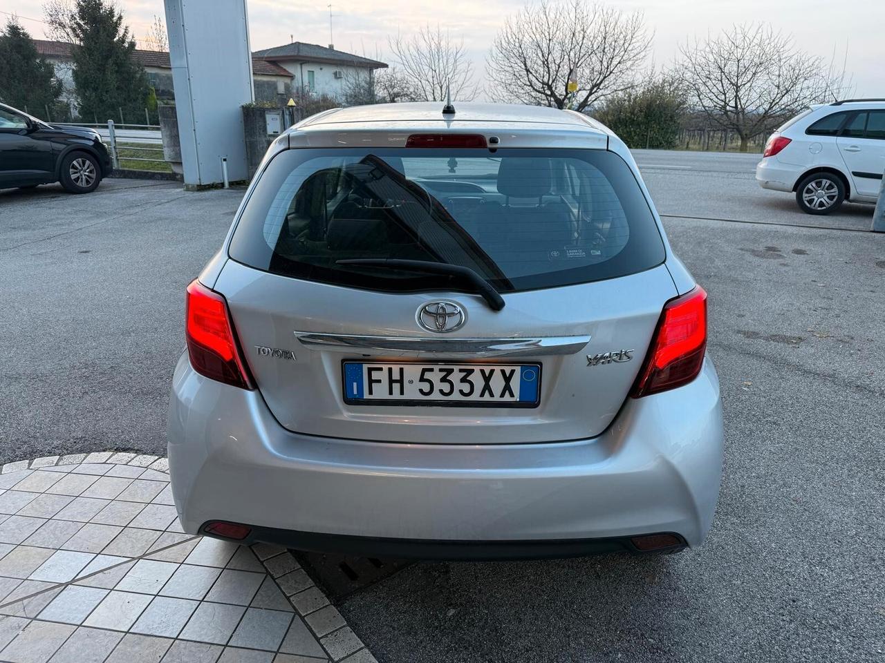 Toyota Yaris 1.0 benzina Neopatentati
