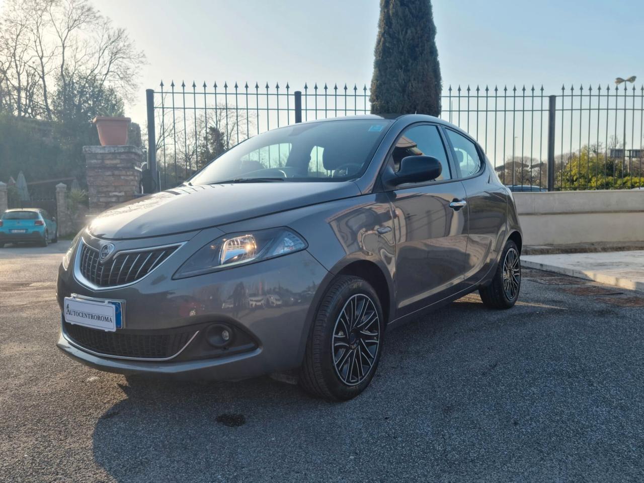 Lancia Ypsilon 1.0 FireFly Hybrid