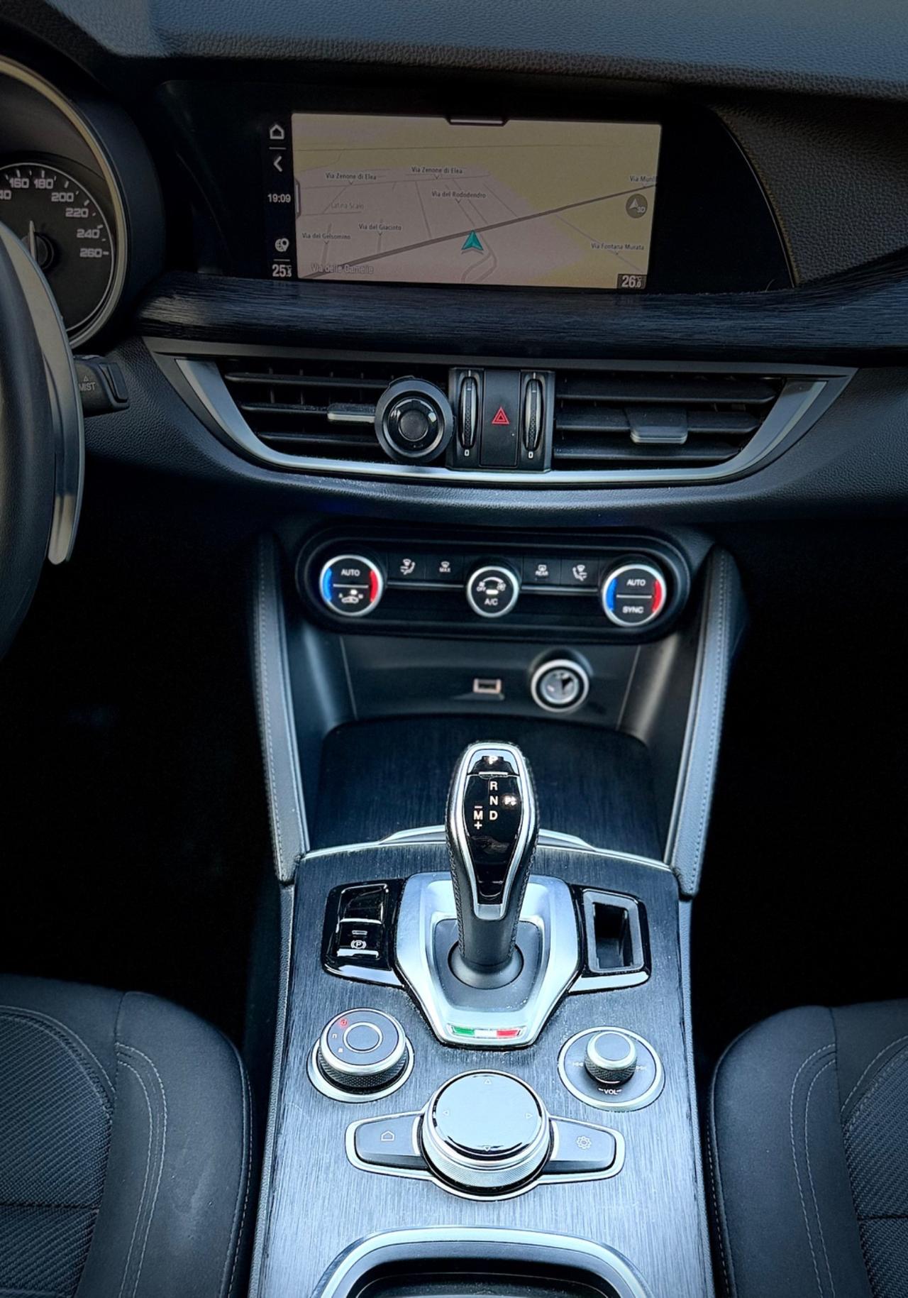 Alfa Romeo Stelvio 2.2 Turbodiesel 160 CV AT8 RWD Business