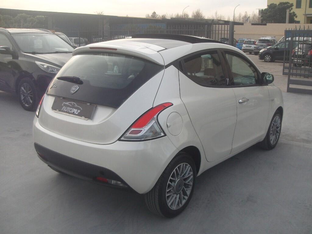 Lancia Ypsilon 1.2 69 CV Platinum + TETTO APRIBILE