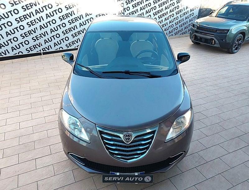 Lancia Ypsilon 0.9 Twinair 85 CV metano Ecochic Gold