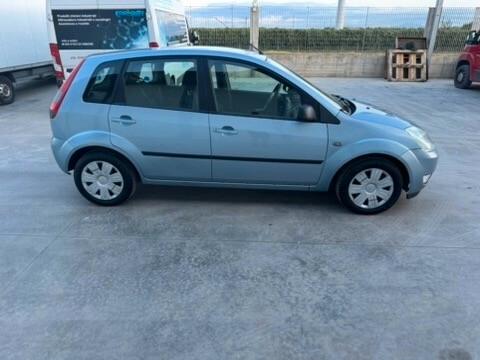 Ford Fiesta 1.2 16V 5p. Ambiente