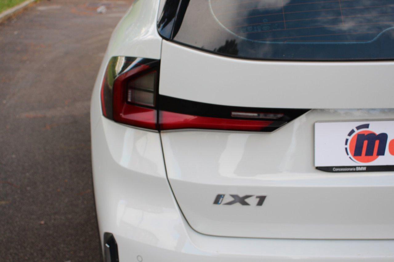 BMW iX1 edrive 20 X-Line