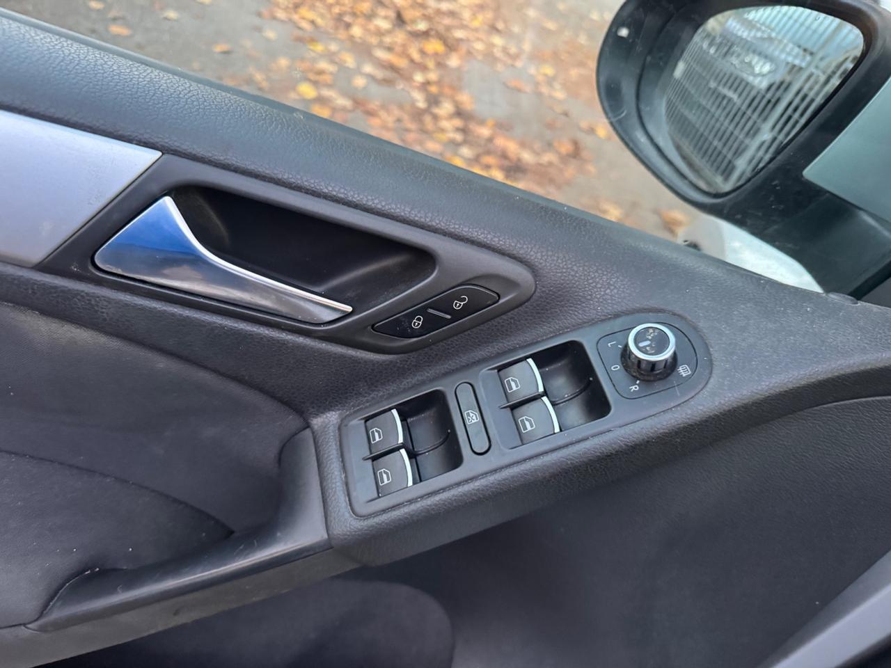 VW Golf 1.6 TDI 5p. Highline neopaten garanzia 12 mesi