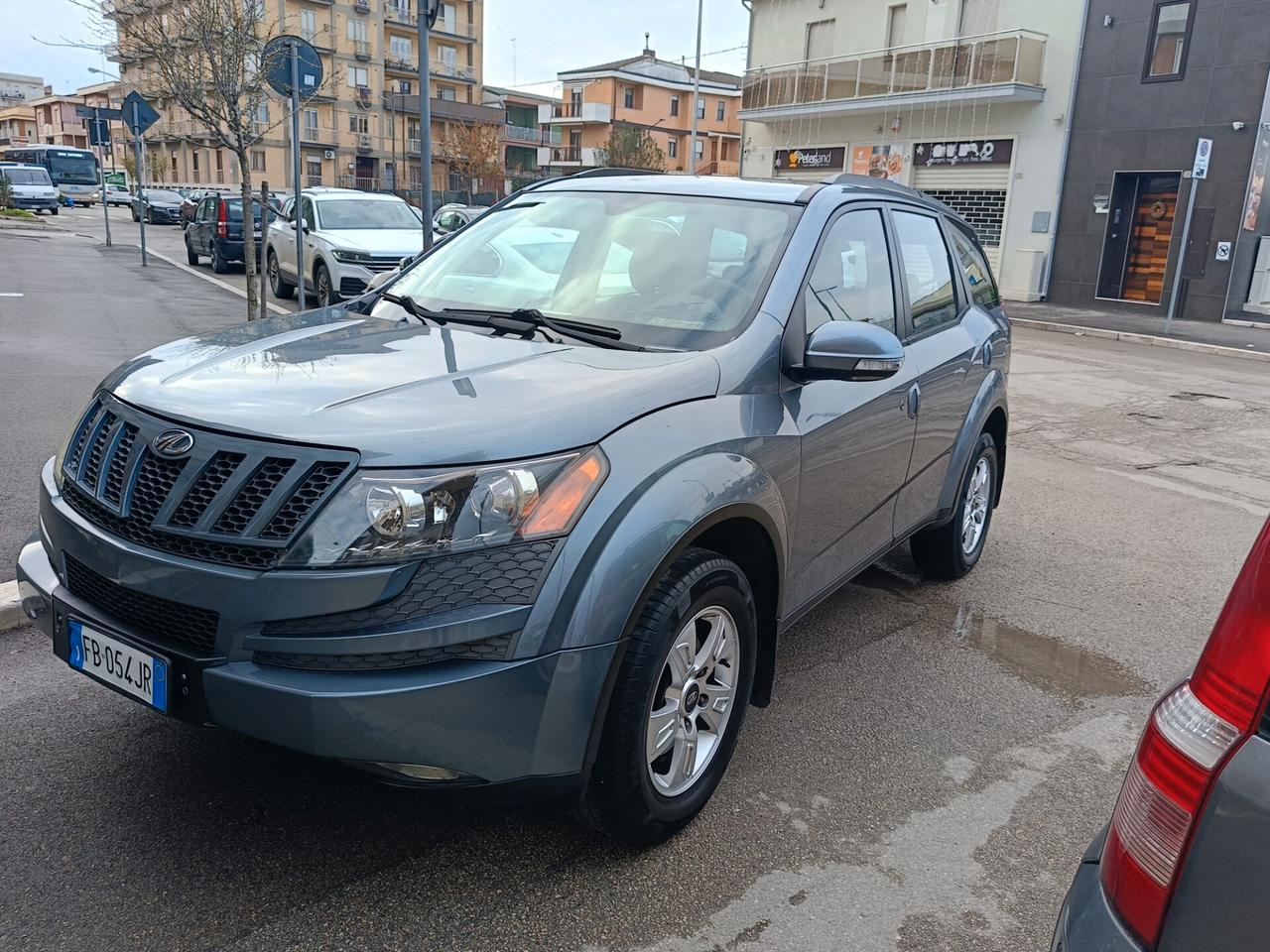 Mahindra XUV500 2.2 16V AWD W6