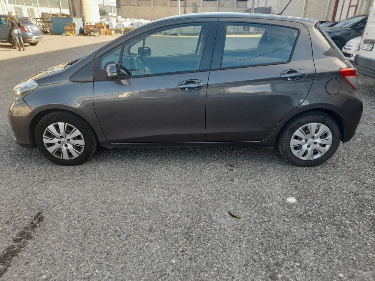 Toyota yaris 1000 benzina