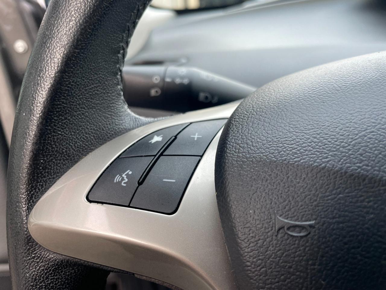 Lancia Ypsilon 1.0 FireFly 70cv 5 porte Hybrid Gold