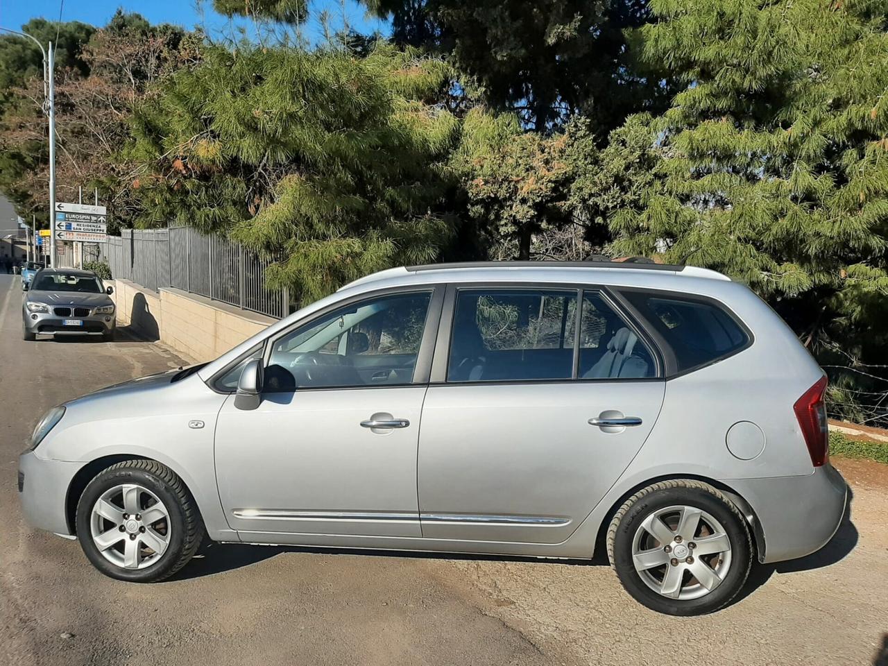 Kia Carens 2.0 16V CRDi VGT LX Family