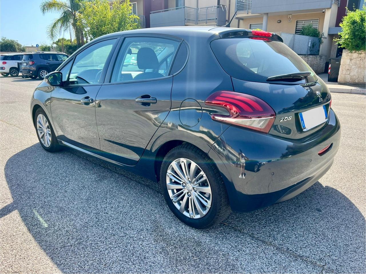 Peugeot 208 BlueHDi 100 S&S 5 porte Allure