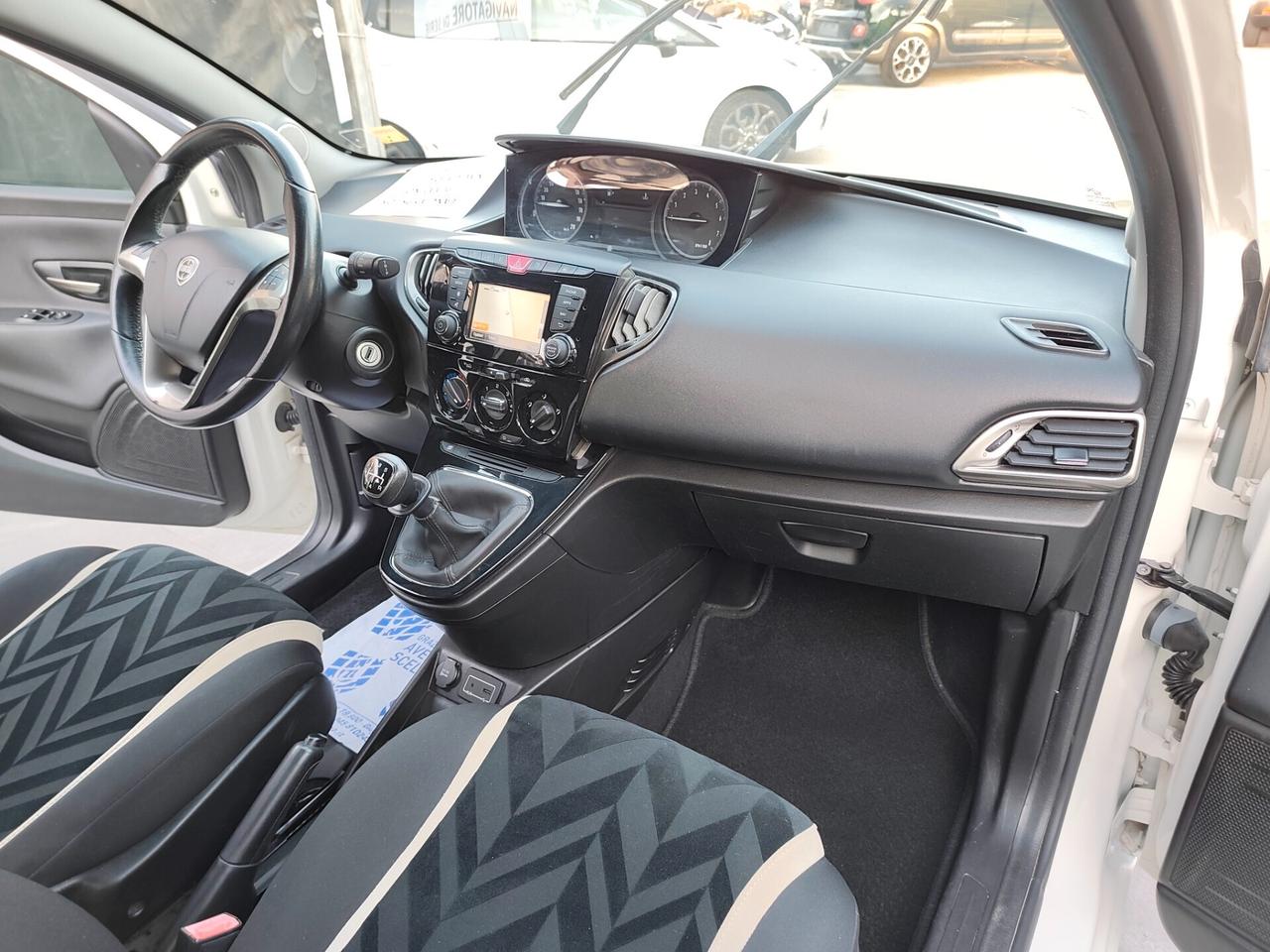 Lancia Ypsilon 1.2 BENZINA KM 68000 Platinum