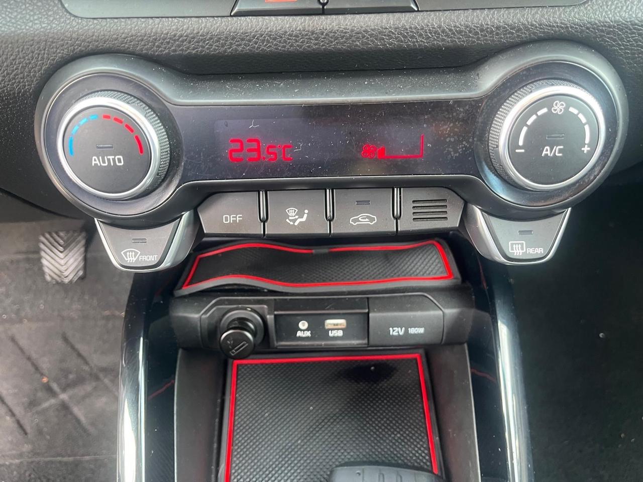 Kia Stonic -1.4MPI-gpl style design pack-2019