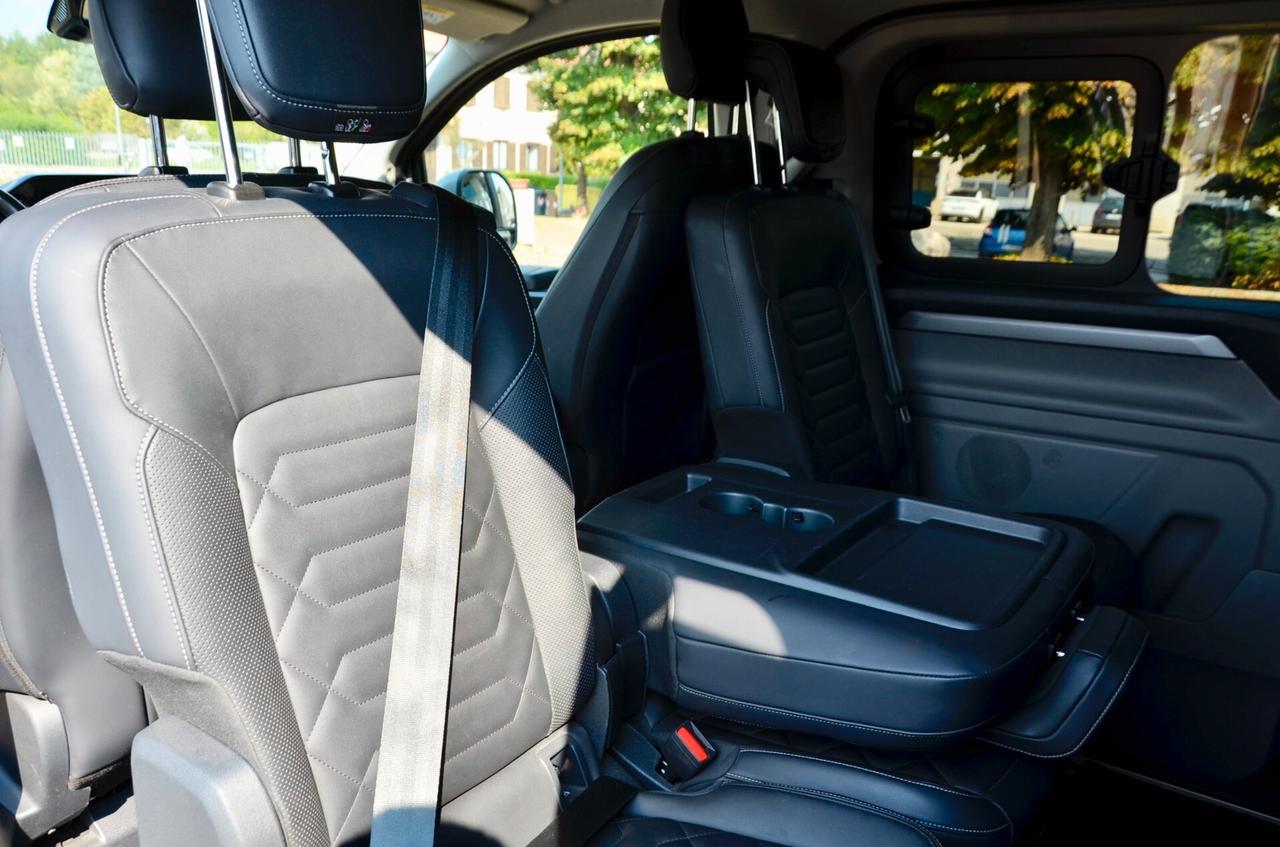 FORD TOURNEO CUSTOM 2.0 170cv AUTO 8 POSTI, IVA ESPOSTA, UNICOPROPRIETARIO, GARANZIA FORD 10/2026, UFF ITALIANA, SERVICE UFF FORD, EURO 6E, FULL LED, RETROCAMERA, PELLE, PERMUTE