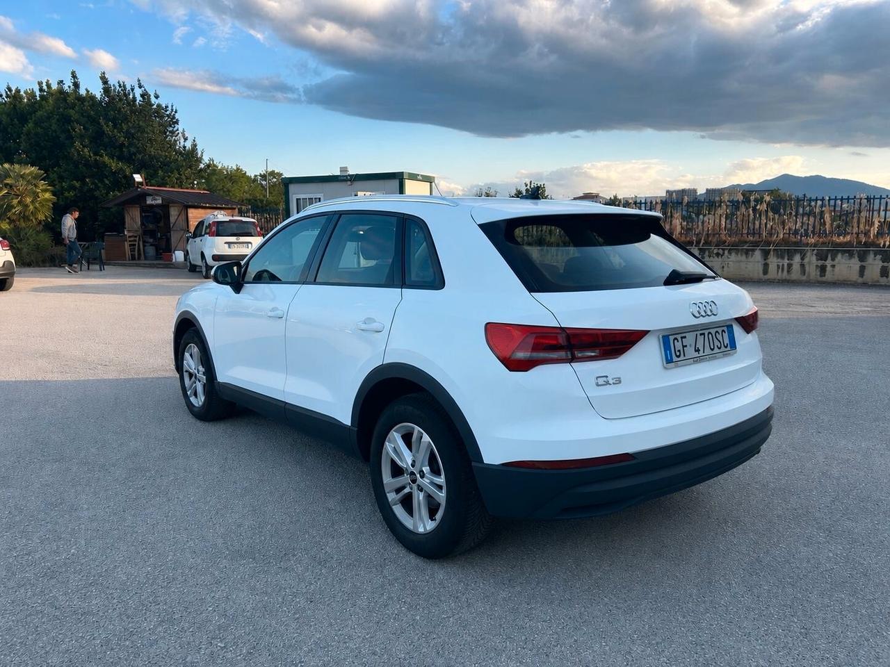 AUDI Q3 35 TDI S TRONIC BUSINESS